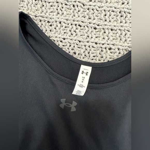 Under Armour Fitted Cropped Shirt - Picture 4 of 4